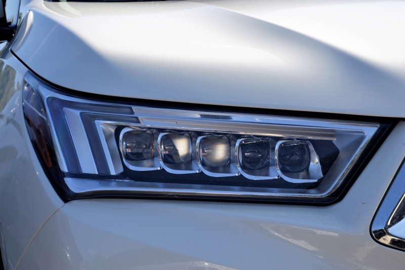 automobile-LA PENNE-min_acura-headlamp-2834131